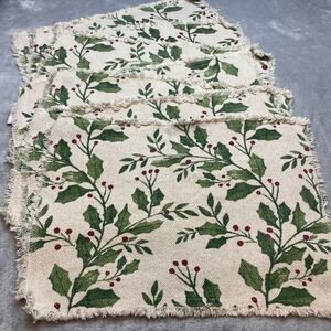 Christmas Holly Placemats (7) Burlap Look Fringe Berry Nicole Miller Holiday